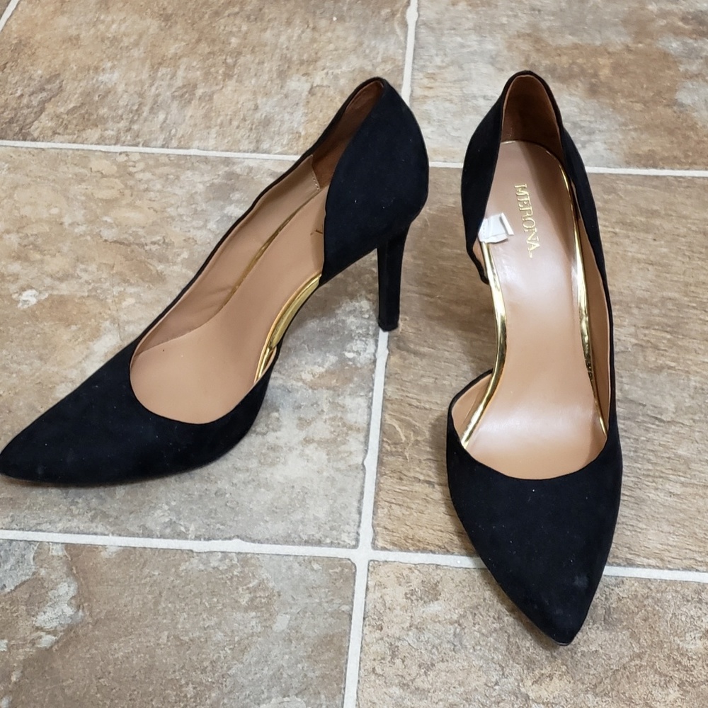 Heels - Picture 2 of 2